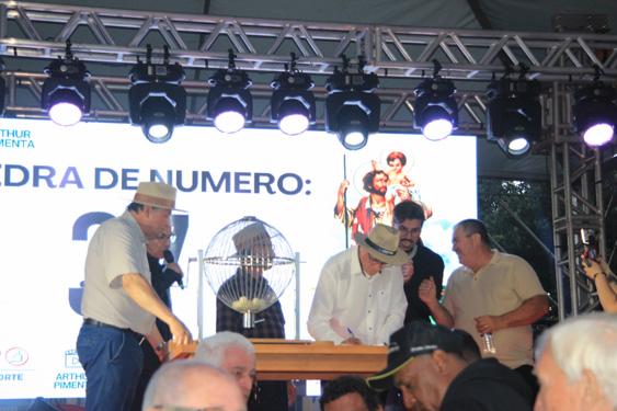 Filename=242.jpg
Filesize=255KiB
Dimensions=960x640
Date added=Aug 11, 2025 242.jpg