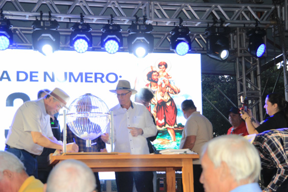 Filename=243.jpg
Filesize=273KiB
Dimensions=960x640
Date added=Aug 11, 2025 243.jpg