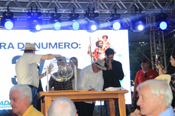 Filename=244.jpg
Filesize=268KiB
Dimensions=960x640
Date added=Aug 11, 2025 244.jpg