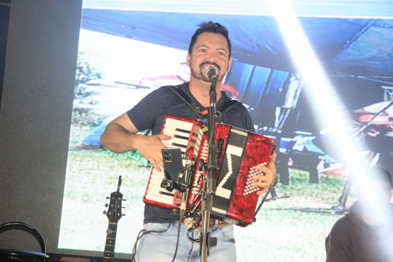 Filename=274.jpg
Filesize=317KiB
Dimensions=960x640
Date added=Aug 11, 2025 274.jpg