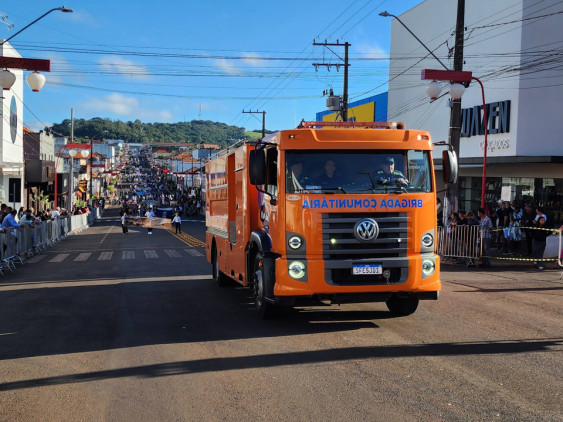 Desfile Comemorartivo - 01/05/2026 em Assai - Assai 94 Anos - Foto 6