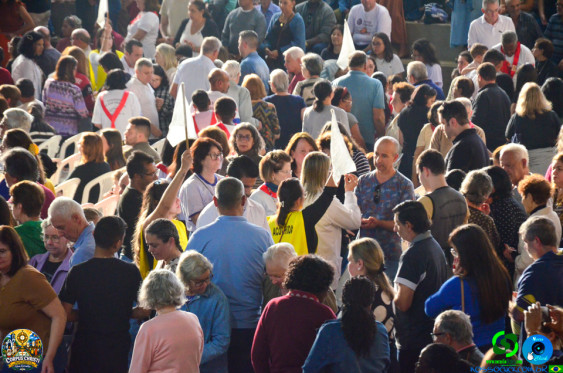 Fieis em Cornelio Procopio - Procissao de Corpus Christi - Foto 8