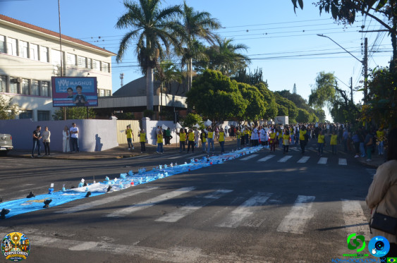 Fieis em Cornelio Procopio - Procissao de Corpus Christi - Foto 11