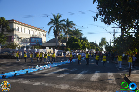 Fieis em Cornelio Procopio - Procissao de Corpus Christi - Foto 12