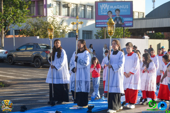 Fieis em Cornelio Procopio - Procissao de Corpus Christi - Foto 17