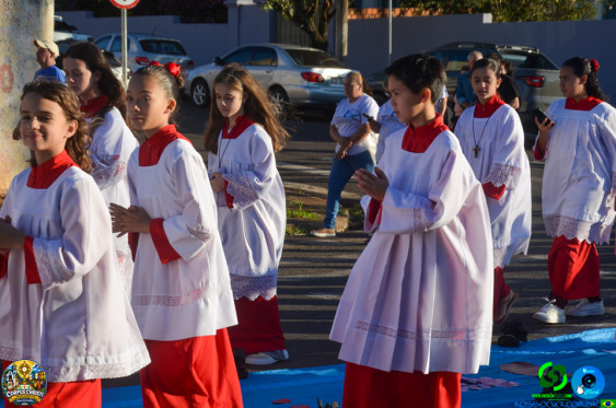 Fieis em Cornelio Procopio - Procissao de Corpus Christi - Foto 20