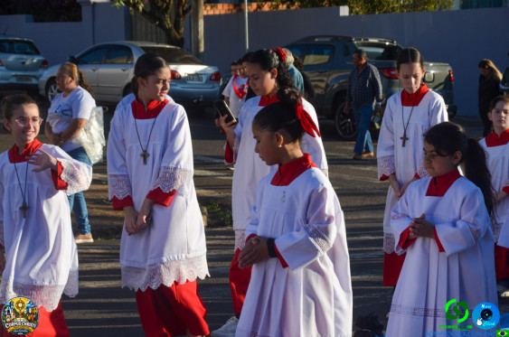 Fieis em Cornelio Procopio - Procissao de Corpus Christi - Foto 22