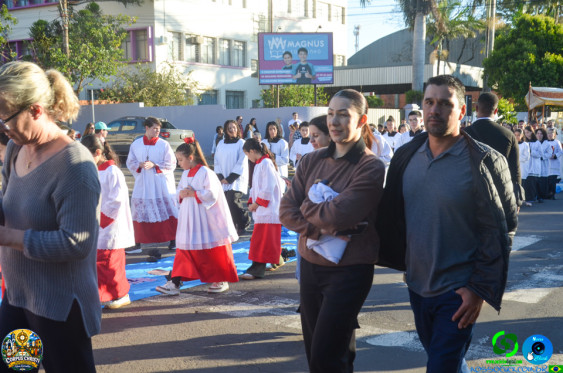Fieis em Cornelio Procopio - Procissao de Corpus Christi - Foto 26