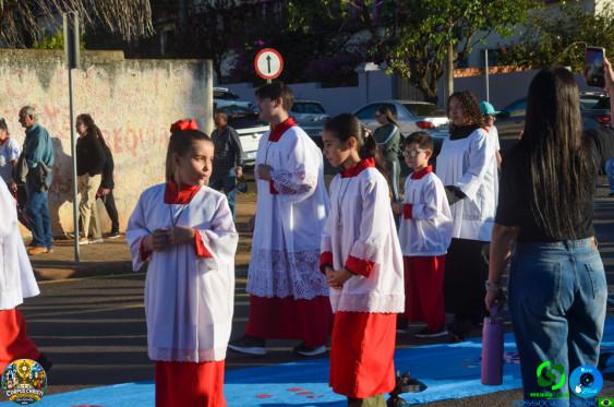 Fieis em Cornelio Procopio - Procissao de Corpus Christi - Foto 28