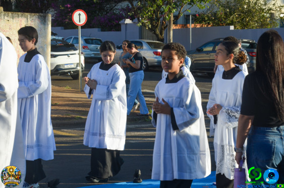 Fieis em Cornelio Procopio - Procissao de Corpus Christi - Foto 32