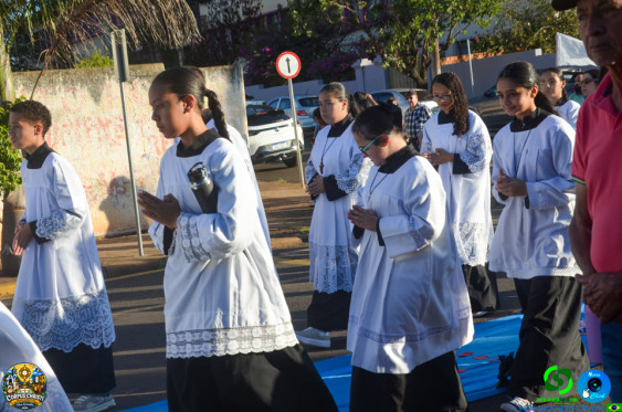 Fieis em Cornelio Procopio - Procissao de Corpus Christi - Foto 34