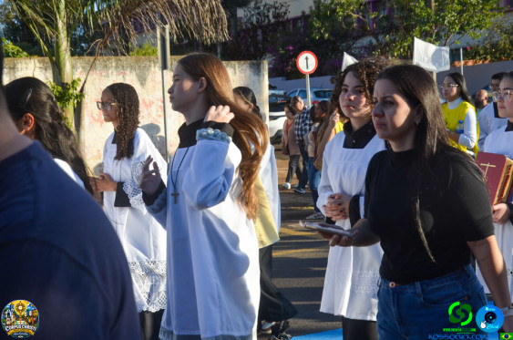 Fieis em Cornelio Procopio - Procissao de Corpus Christi - Foto 35