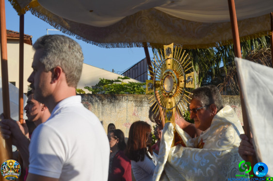 Fieis em Cornelio Procopio - Procissao de Corpus Christi - Foto 43