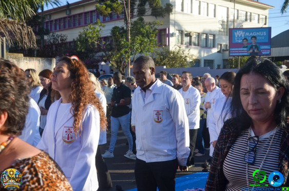 Fieis em Cornelio Procopio - Procissao de Corpus Christi - Foto 49