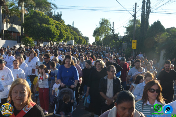 Fieis em Cornelio Procopio - Procissao de Corpus Christi - Foto 54