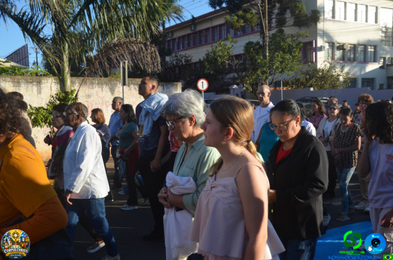 Fieis em Cornelio Procopio - Procissao de Corpus Christi - Foto 73
