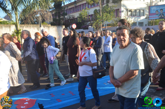 Fieis em Cornelio Procopio - Procissao de Corpus Christi - Foto 84