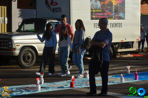 Fieis em Cornelio Procopio - Procissao de Corpus Christi - Foto 152
